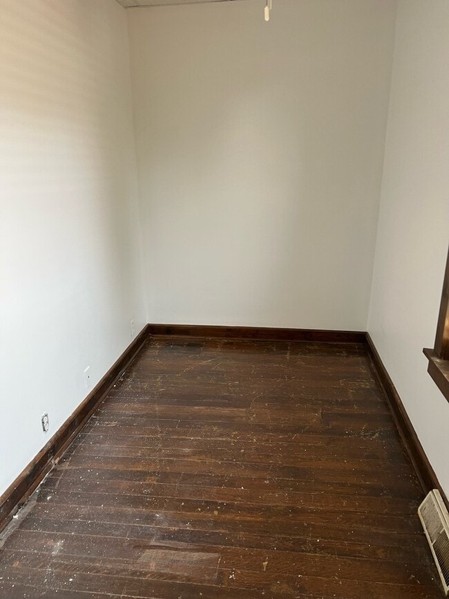 Building Photo - 3 Bedroom Duplex
