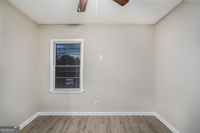 Building Photo - 864 Northview Dr
