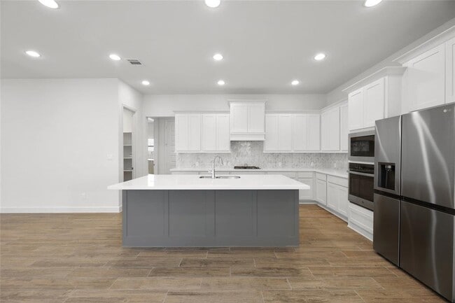 Building Photo - 123 Plumbago Loop