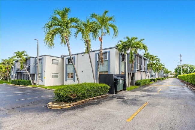 Building Photo - 8752 SW 12th St