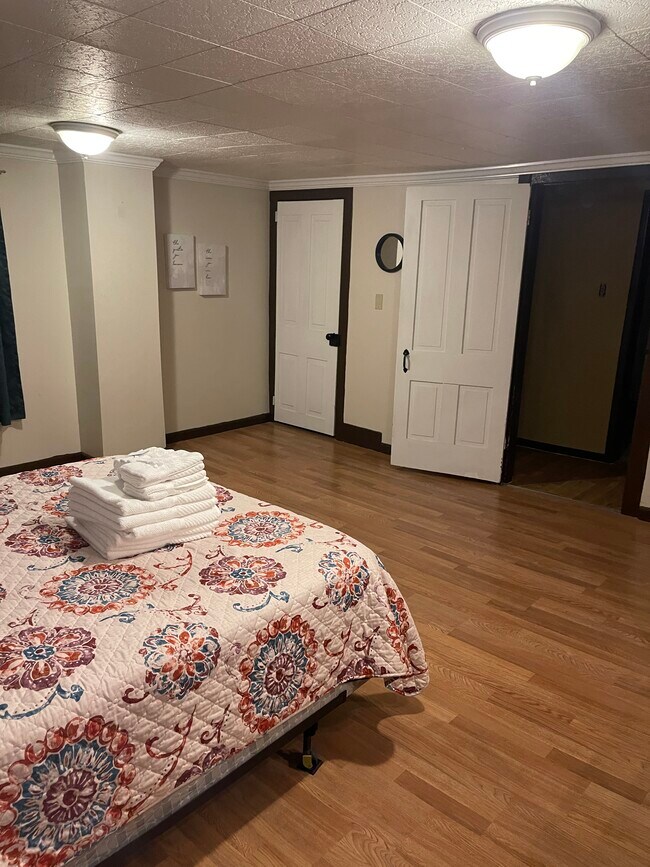 Building Photo - 934 Vine St