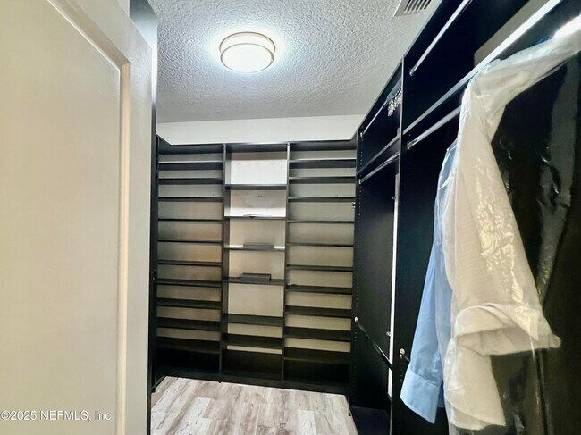 Building Photo - 3955 Hammock Bluff Cir