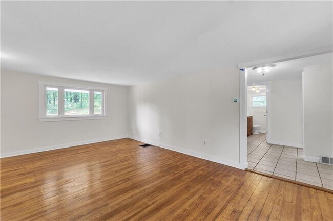 Building Photo - 116 Purvis Ln
