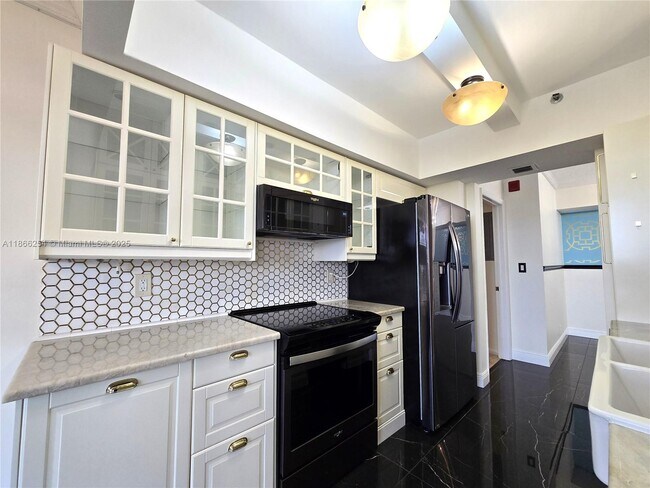 Building Photo - 7400 Radice Ct
