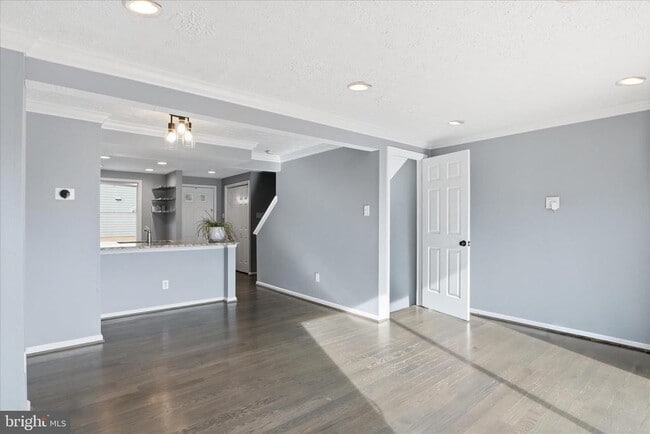 Building Photo - 8418 White Feather Ct