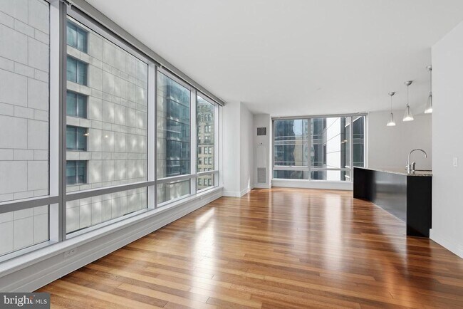 Building Photo - 1414 S Penn Square