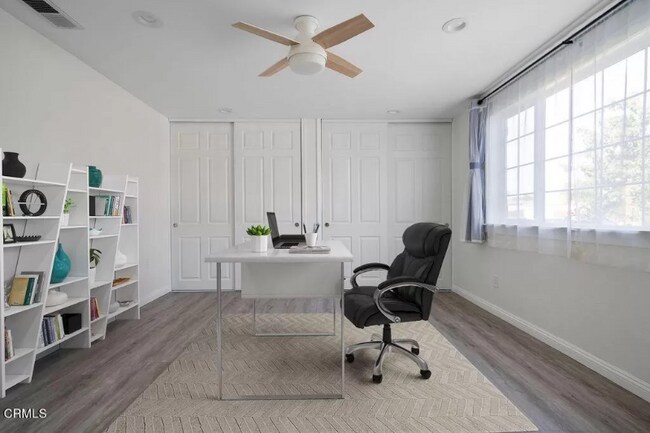 Building Photo - 6663 Sylvia Ave