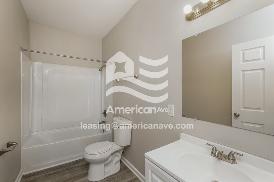 Building Photo - 645 Lynn St