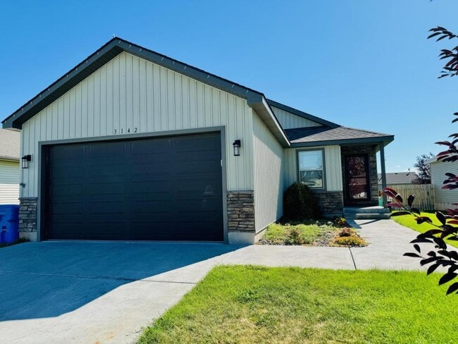 Primary Photo - 3142 Quaky Aspen Dr