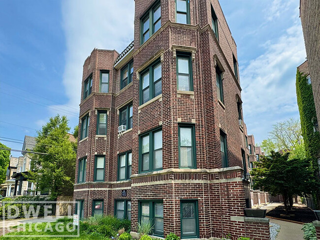 Building Photo - 3841 N Greenview Ave