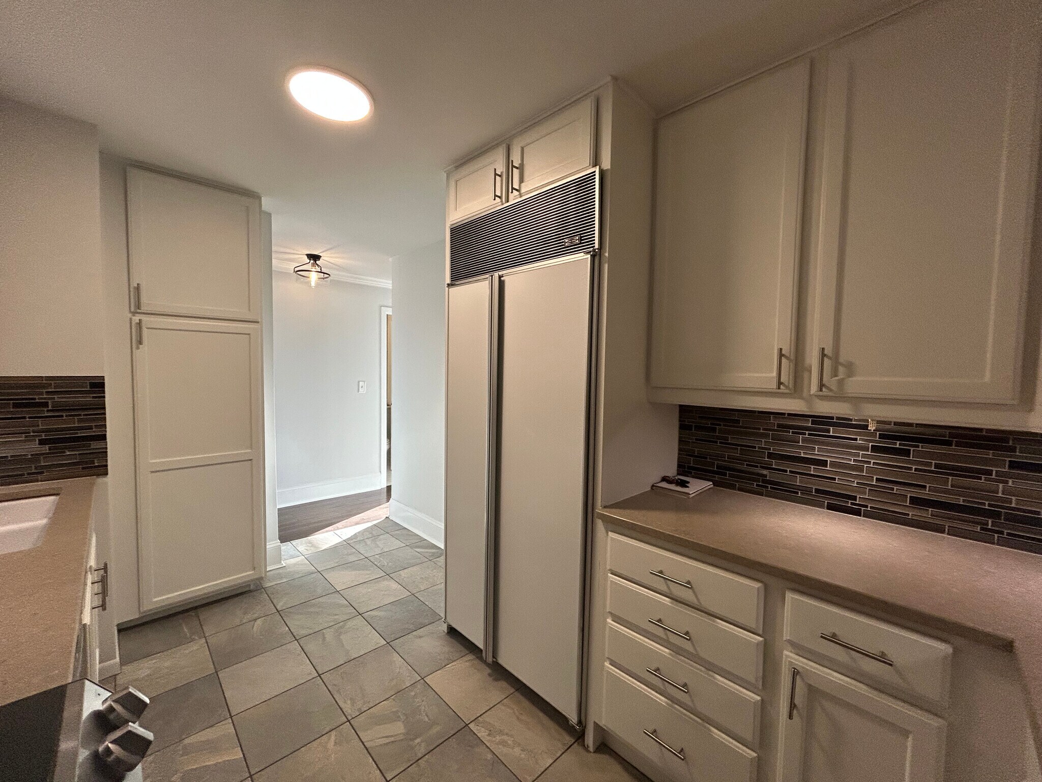 Building Photo - 1350 N Dearborn St