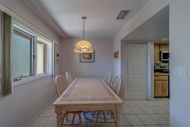 Building Photo - 8105 Bardmoor Pl