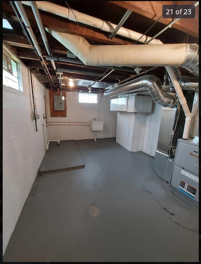 Building Photo - Newly Renovated Single Family Home in Exce...
