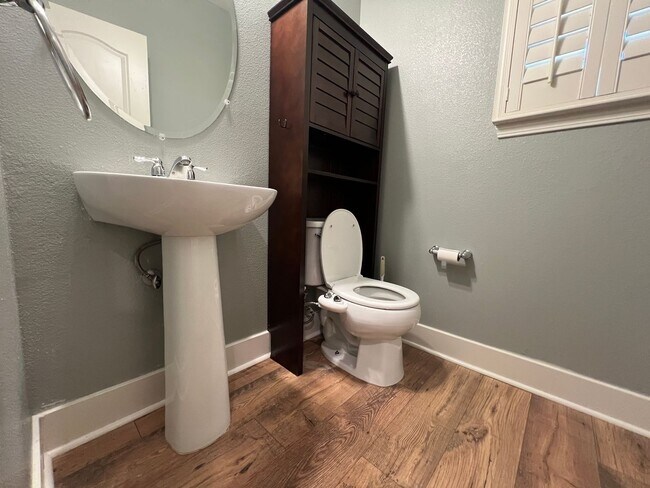 Building Photo - Updgraded Blackstone Community Three Bedro...