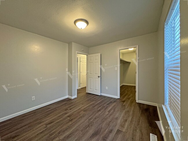 Building Photo - Spacious 2-Bedroom, 1-Bathroom Rental Dupl...