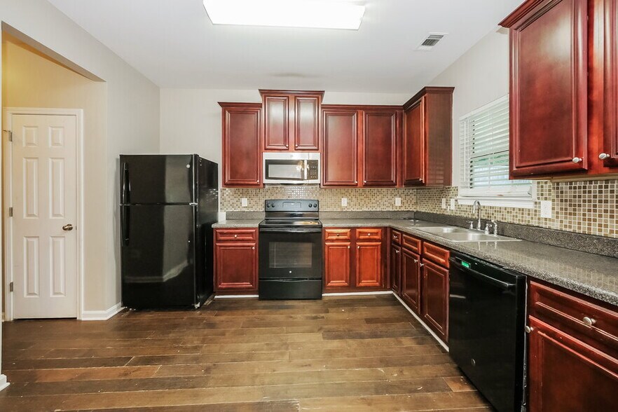 Building Photo - 1119 Watercourse Way