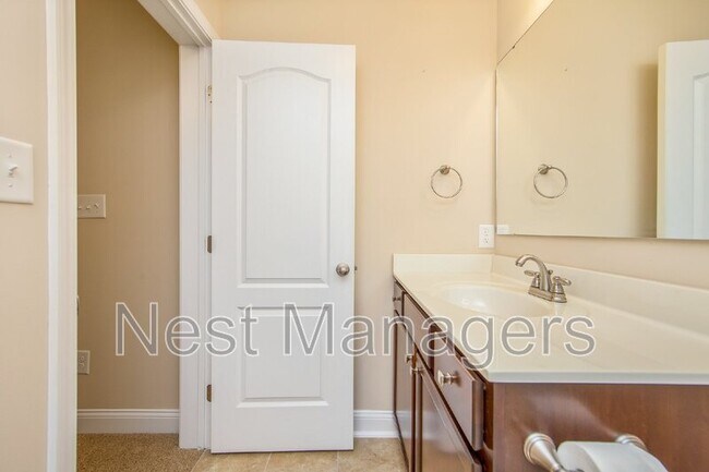 Building Photo - 620 Stonebriar Ave