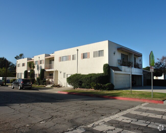 Building Photo - 10802 Huston St
