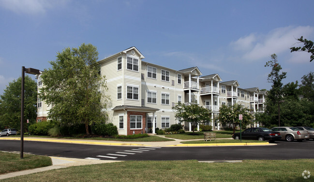 Building Photo - The Oaks of Wellington - 55 & Older Senior