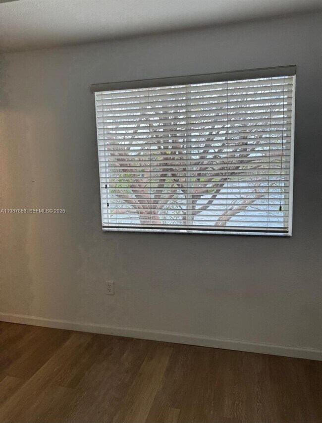 Building Photo - 2525 SE 14th Ave