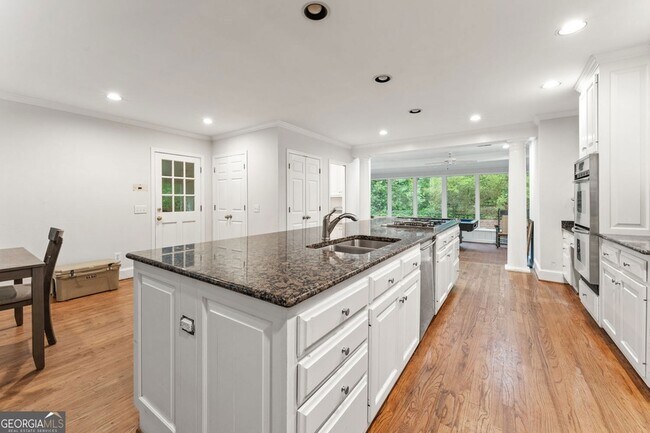 Building Photo - 2986 Mornington Dr NW