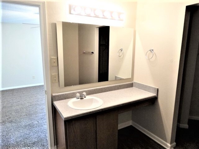 Building Photo - 5529 Hammermill Dr