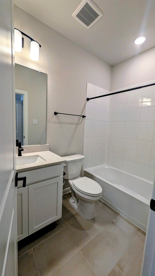 Building Photo - 31814 Blossom Ln