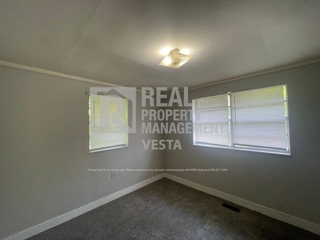 Building Photo - 4940 Faubus Ave