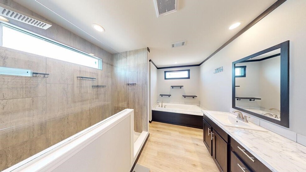 Building Photo - 822 Private Rd