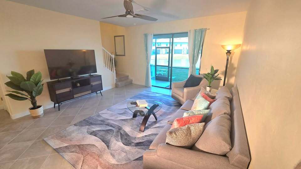 Building Photo - 15035 Sunny Day Dr