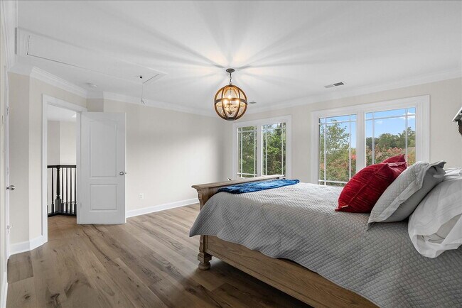 Building Photo - Your New Home Awaits