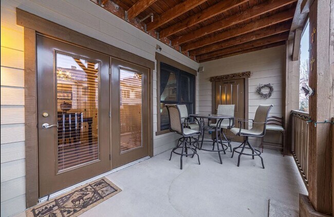 Building Photo - Monterra 2 bedroom 2 Bath on Main level