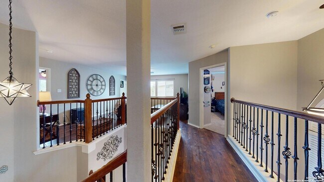 Building Photo - 522 Baltustrol Dr