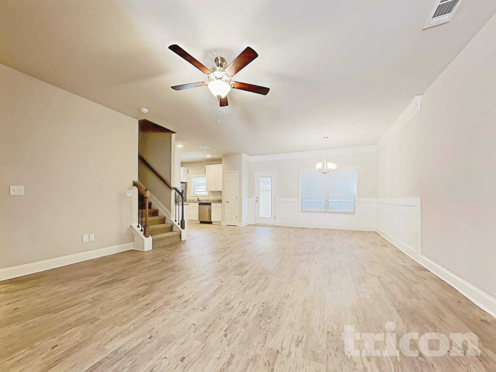 Building Photo - 817 Crescent Way