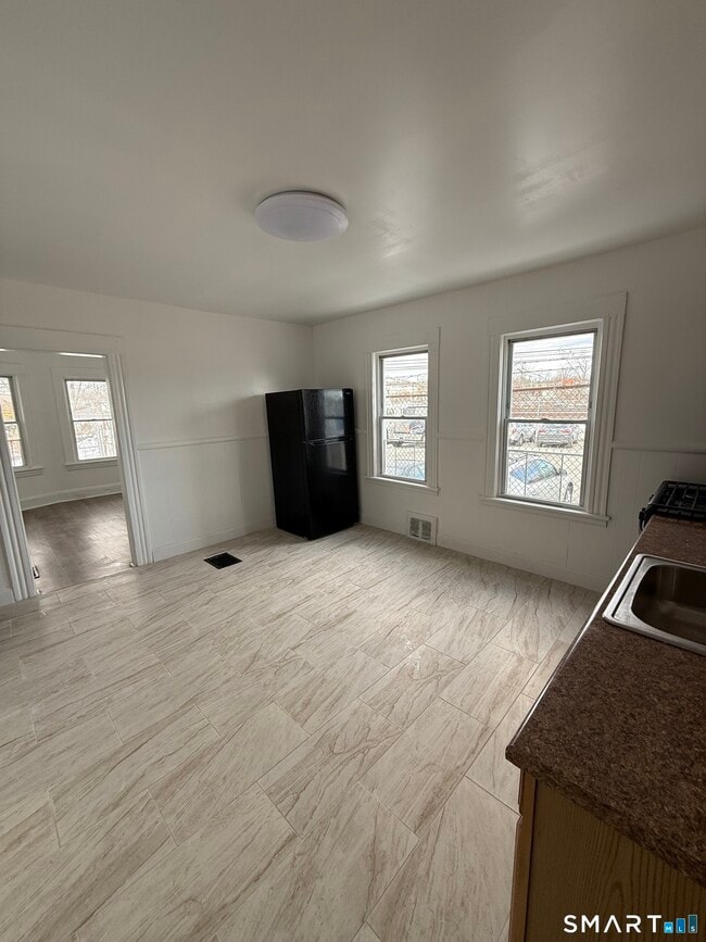 Building Photo - 29 Hubbell St