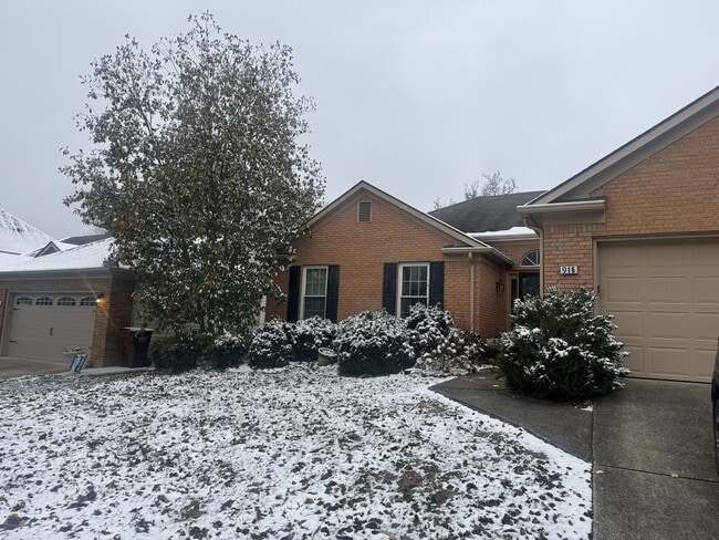 Building Photo - 916 Palomino Ln