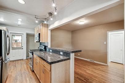 Building Photo - Cory-Merrill Charmer