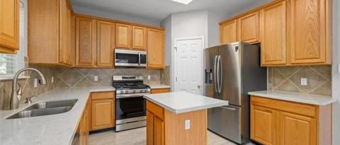 Building Photo - 10229 Beard Ave