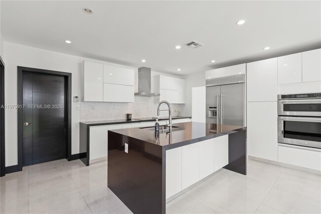 Building Photo - 519 Alhambra Cir