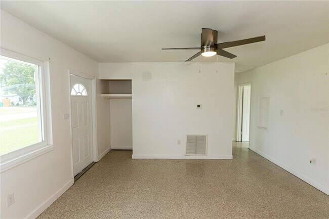 Building Photo - 21043 Bersell Ave