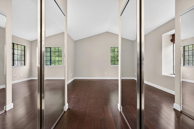 Building Photo - 1202 Devonwood
