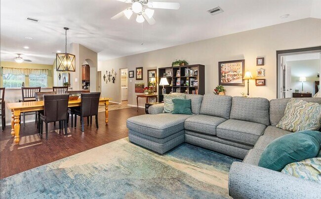 Building Photo - 22848 Lantern Hills Dr