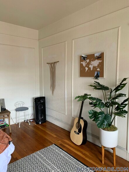Primary Photo - 66 Chiswick Rd