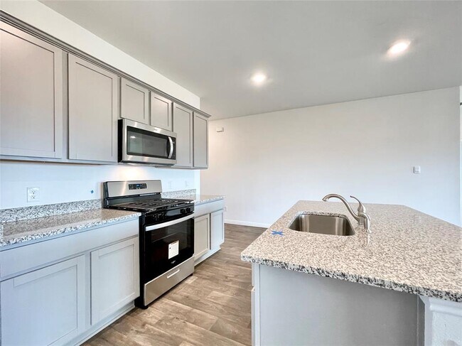 Building Photo - 590 Gladiola Lp