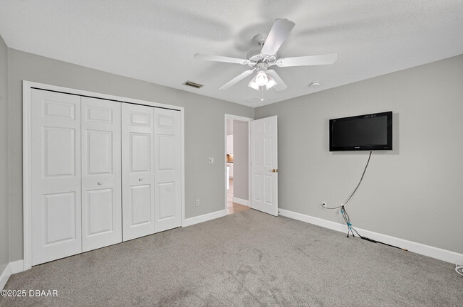 Building Photo - 1201 Hampstead Ln