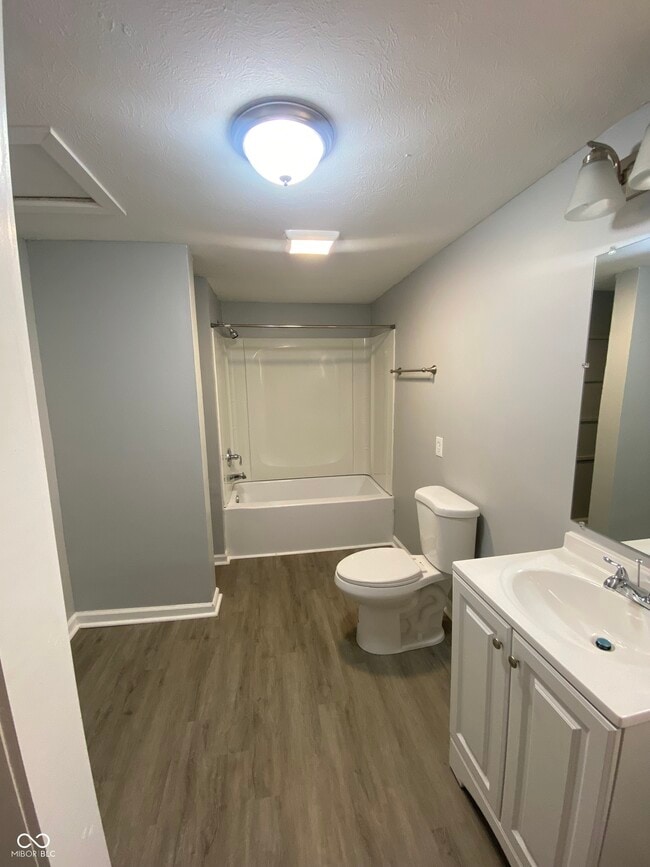 Building Photo - 86 N Holmes Ave