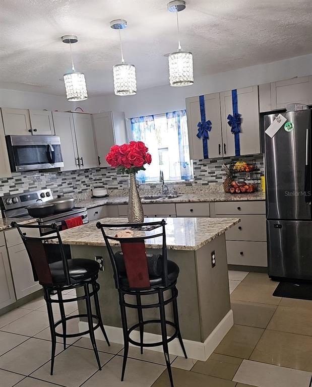 Building Photo - 553 Robin Hill Cir