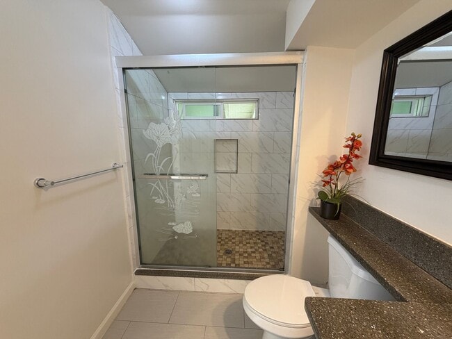 Building Photo - 3346 Kanaina Ave