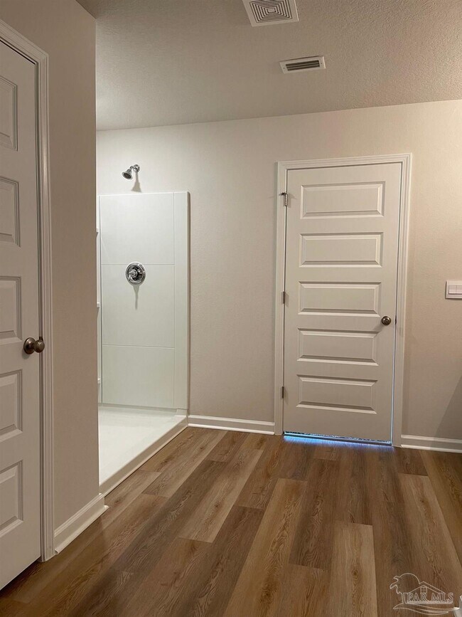 Building Photo - 10942 Blacktail Loop