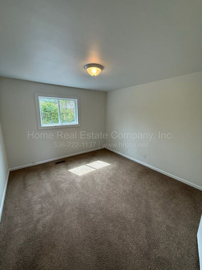 Building Photo - 632 Mulberry St SW